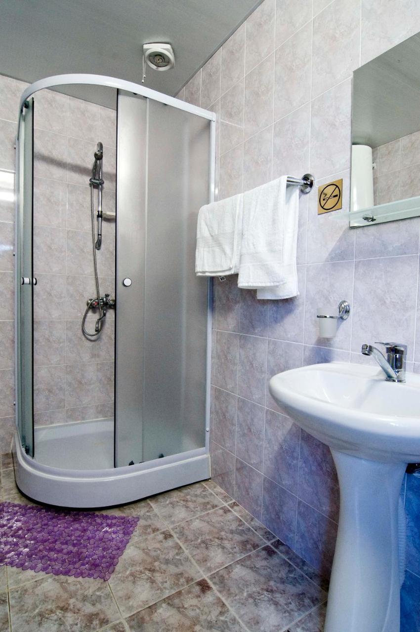Guest House Zvanba Gagra Buitenkant foto