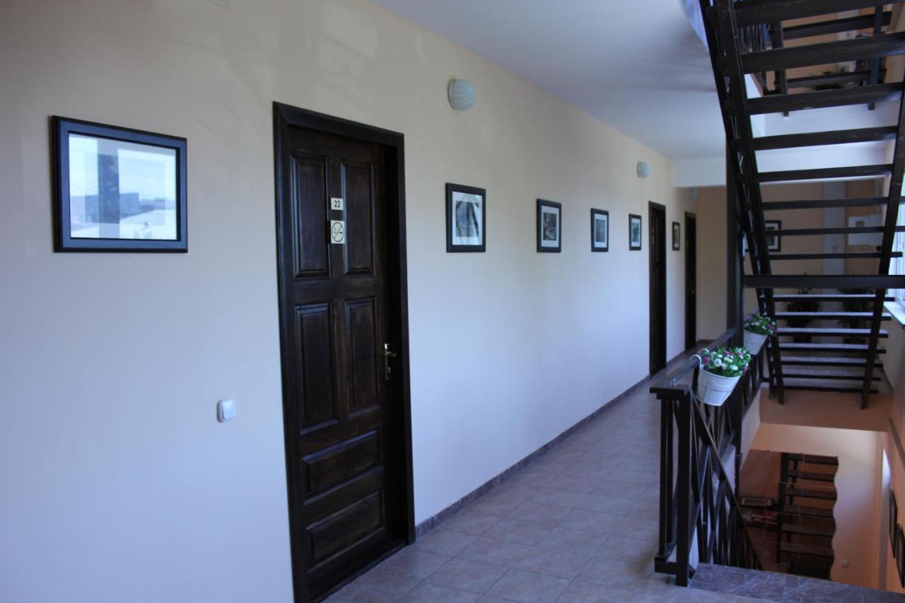 Guest House Zvanba Gagra Buitenkant foto