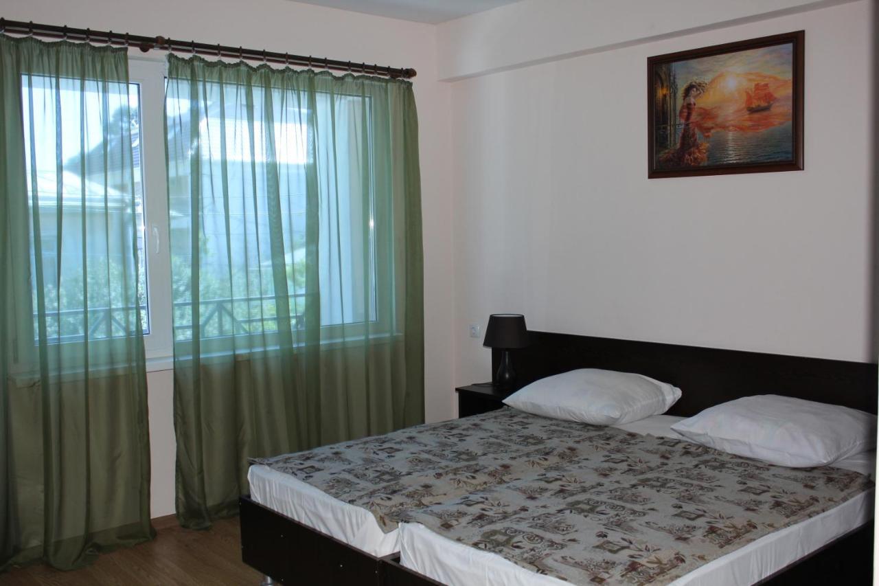 Guest House Zvanba Gagra Buitenkant foto