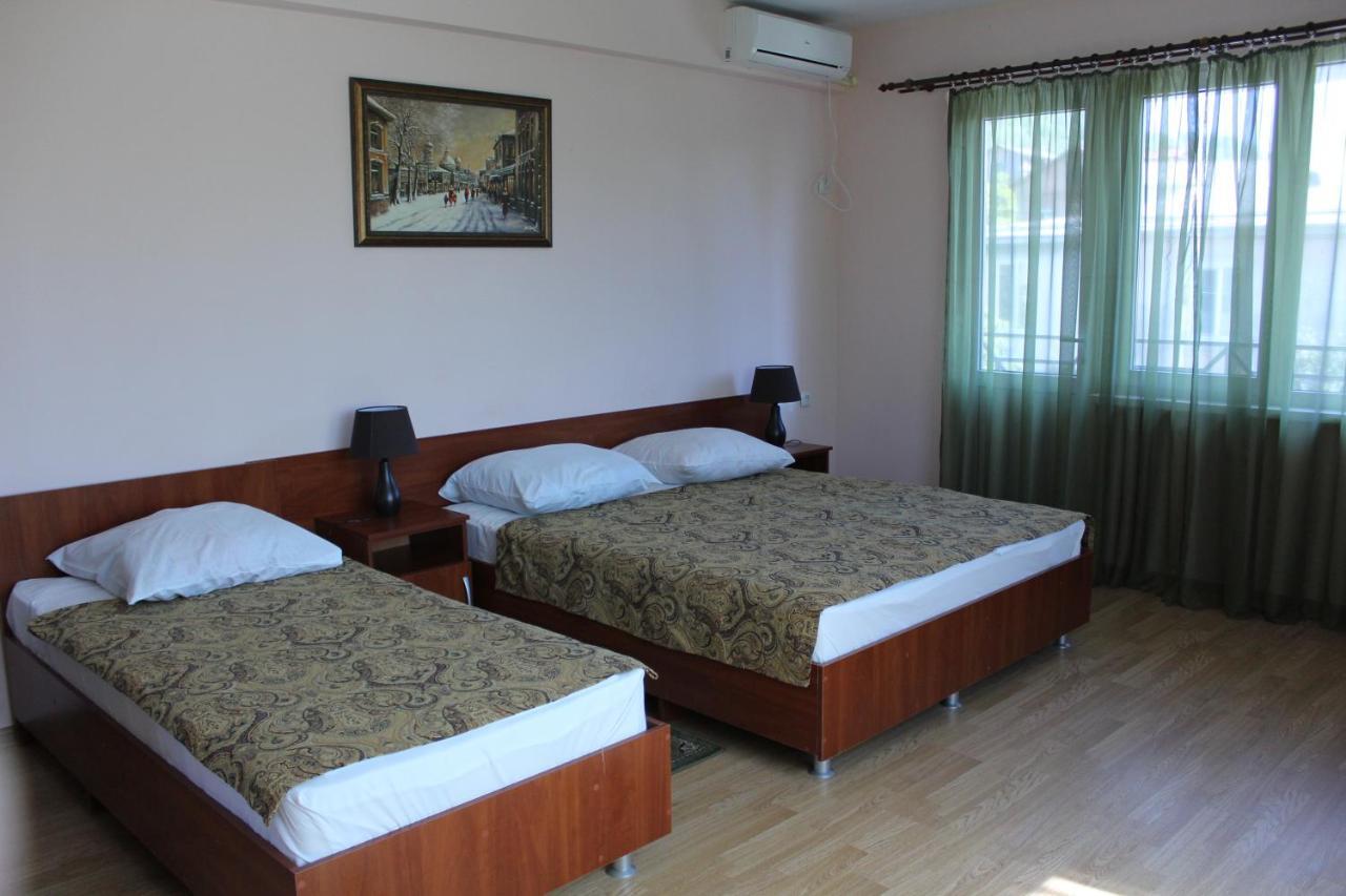 Guest House Zvanba Gagra Buitenkant foto