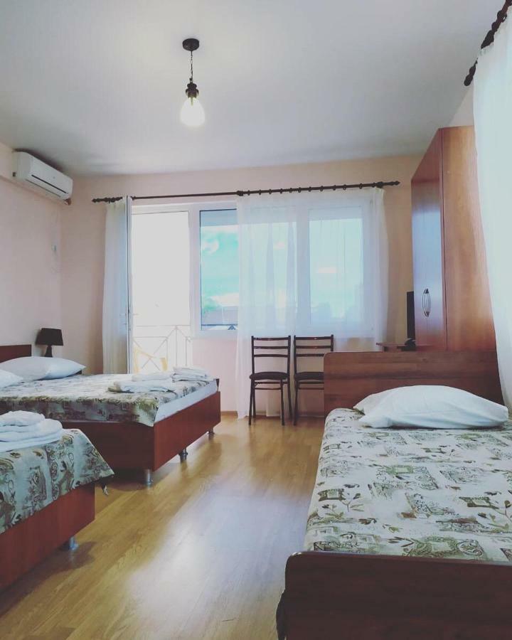 Guest House Zvanba Gagra Buitenkant foto